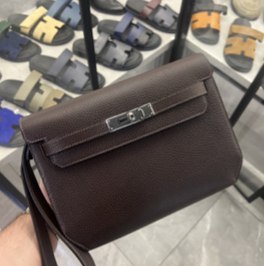 Hermès Brown Dépêches